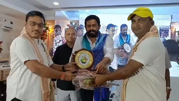 ମହାବିନାୟକ ଲଘୁ ଖଣିଜ ପରିବହନ ମାଲିକ ସଙ୍ଘର ସମ୍ବର୍ଦ୍ଧନା ଓ ଶପଥ ପାଠ ସମାରୋହ
