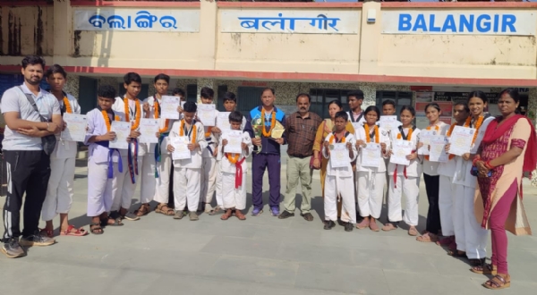 ରାଜ୍ୟସ୍ତରୀୟ ଟାଇକଣ୍ଡୋ ସ୍କୁଲ ଗେମରେ ବଲାଙ୍ଗିର ୬ ପଦକ