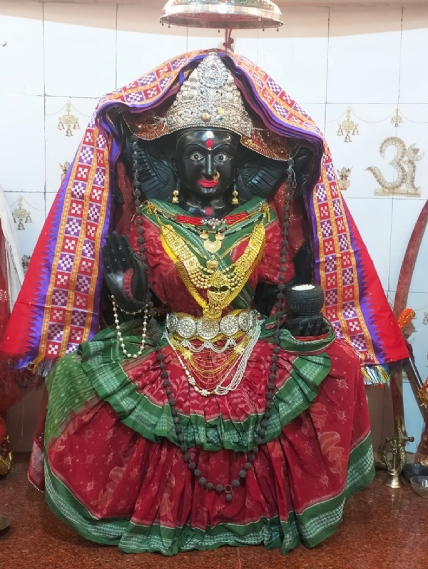 ରଣେଶ୍ୱର ରାମଚଣ୍ଡୀଙ୍କୁ ଶୃଙ୍ଗାର ସମ୍ପନ୍ନ ସମ୍ବଲପୁର:୧୩।୮(photo)