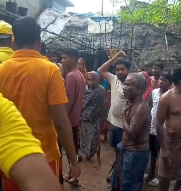 ବର୍ଷାରେ ଭୁଷୁଡିଲା ଘର କାନ୍ଥ : ବାପପୁଅ ଆହତ