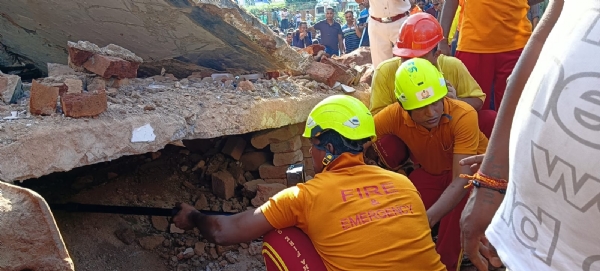 ଦୋକାନର କୋଠା ଉପରେ ଭୂଷୁଡି ପଡ଼ିଲା ଉପର ମହଲା କୋଠାର ଛାତ, ଜଣେ ବ୍ୟକ୍ତିଙ୍କ ମୃତ୍ୟୁ  ବିଶ୍ୱାସରାୟ ମାର୍କେଟ କମ୍ପ୍ଲେକ୍ସ ବନ୍ଦ ରଖିବାକୁ ନିର୍ଦ୍ଦେଶ