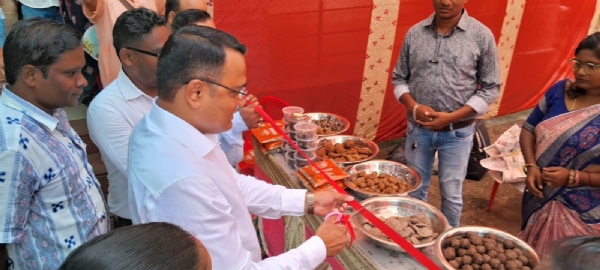 ଯୁଜୁମୁରା ବ୍ଲକ ପରିସରରେ ଜନ ଅଭିଯୋଗ ଶୁଣାଣି : ଆଗତ ୫୯ ଅଭିଯୋଗରୁ ଗୋଟିଏ ମାମଲା ଶୁଣାଣି