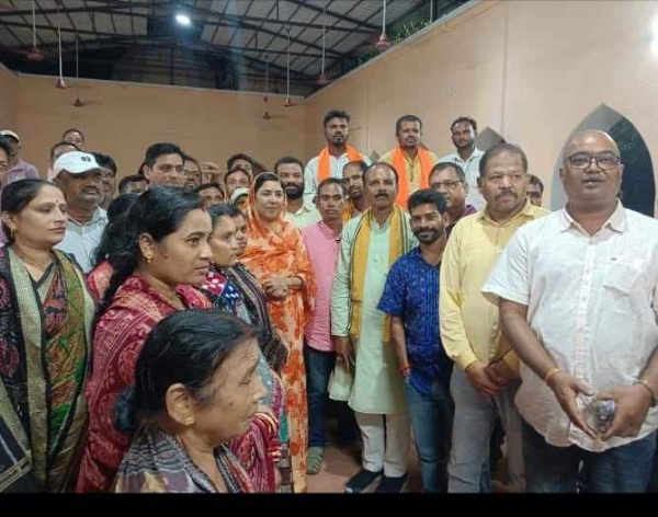 ସୁବର୍ଣ୍ଣପୁର ଜିଲ୍ଲାରେ  ବିଜେଡିର ଗଡ ଭୁସୁଦିଲା    ବିଜେପିରେ ଯୋଗଦେଲେ ତରଭା ବ୍ଲକର ବହୁ ସମିତି ସଭ୍ୟ ଓ ସରପଞ୍ଚ*