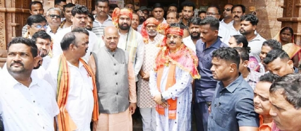 MAA BHADRAKALI DARSAN KALE MANTRI AND BJP SABHAPATI
