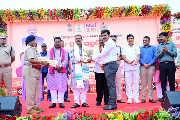 ସୈନିକ ସ୍କୁଲ ପରିସରରେ ବୃକ୍ଷରୋପଣ କାର୍ଯ୍ୟକ୍ରମ