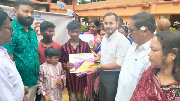 ଜିଲ୍ଲା ସ୍ତରୀୟ “ଆସ ଆମେ ସ୍କୁଲ ଯିବା’ ଅଭିଯାନର ରଥ ଓ ପଦଯାତ୍ରା ବଲାଙ୍ଗିର ରେ ଆରମ୍ଭ