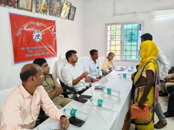 ସିମିଳିବାଞ୍ଛା ଗ୍ରାମ ପଞ୍ଚାୟତ ଠାରେ ଯୁଗ୍ମ ଜନ ଅଭିଯୋଗ ଶୁଣାଣି ଶିବିର ଅନୁଷ୍ଠିତ