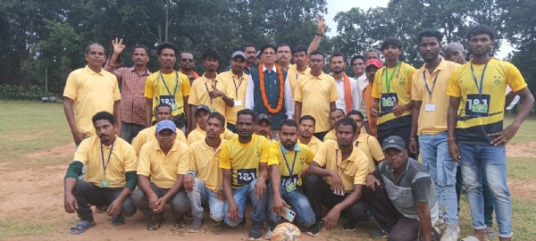 ମୁଖ୍ୟଅତିଥିଙ୍କ ସହିତ ଖେଳାଳି