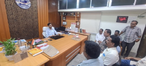 ନଗର କଂଗ୍ରେସ ପକ୍ଷରୁ ମହାଦେବ ମନ୍ଦିର ପାଶ୍ୱର୍ସ୍ଥ ସର୍ବ ପୁରାତନ କଲ୍ୟାଣ ମଣ୍ଡପ ପୁନଃଉଦ୍ଧାର ଓ ମରାମତି ଦାବିେ ଉପଜିଲ୍ଲାପାଳ ଅଫିସ ଘେରାଓ ଦଶହରା ପରେ କାର୍ଯ୍ୟାରମ୍ଭ ର ପ୍ରତିଶୃତି ଦେଇଛନ୍ତି ଉପଜିଲ୍ଲାପାଳ-ନଗର କଂଗ୍ରେସ