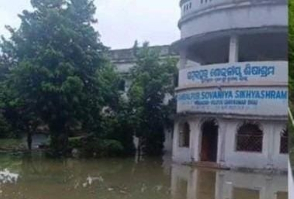 ଲଗାଣ ବର୍ଷାରେ ଜନଜୀବନ ଅସ୍ତବ୍ୟସ୍ତ: ଅବସ୍ଥା ଅନୁଧ୍ୟାନ କଲେ ଜିଲ୍ଲାପାଳ