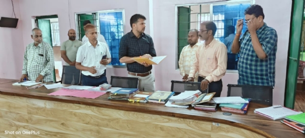 ତାର୍ଲାକୋଟା ଗ୍ରାମ ପଞ୍ଚାୟତରେ ବିଭିନ୍ନ ଉନ୍ନୟନ ମୂଳକ କାର୍ଯ୍ୟ ସମୀକ୍ଷା କଲେ ଜିଲ୍ଲାପାଳ