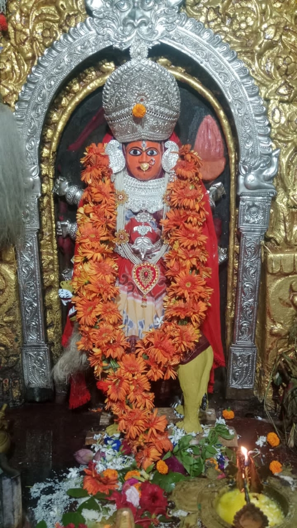 ନବରାତ୍ର ପଞ୍ଚମ ଦିନରେ ମା’ ସମଲେଶ୍ଵରୀ ଦୁର୍ଗା ସ୍କନ୍ଦମାତା ରୂପରେ ଭକ୍ତମାନଙ୍କୁ  ଦର୍ଶନ ଦେଇଛନ୍ତି
