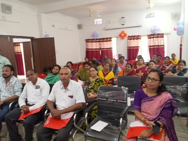 ସୁବର୍ଣ୍ଣପୁର ଜିଲ୍ଲା ସମାଜ କଲ୍ୟାଣ କାର୍ଯ୍ୟାଳୟ ଓ ଜିଲ୍ଲା ପ୍ରଶାସନ ଦ୍ଵାରା ଜିଲ୍ଲା ସ୍ତରୀୟ ଘରୋଇ ହିଂସାରୁ ମହିଳାମାନଙ୍କୁ ସୁରକ୍ଷା ଅଧିନିୟମ - ୨୦୦୫ ସମ୍ବନ୍ଧୀୟ ତାଲିମ ଶିବିର ଅନୁଷ୍ଠିତ।