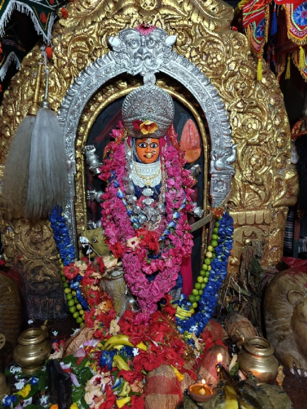 ନବରାତ୍ର ପୂଜାର ସପ୍ତମ ଦିବସ ପୂଜା ର ସପ୍ତମ ଦିନରେ ଆଜି ମା ଦୁର୍ଗା ମା ସମଲେଶ୍ଵରୀ କାଳରାତ୍ରି ରୂପରେ ପୂଜା ପାଉଛନ୍ତି ।