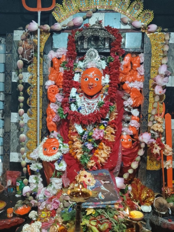 ଶାରଦୀୟ ନବ ରାତ୍ରି ପୂଜା ଅଷ୍ଟମ ଦିନରେ ମା ସମଲେଶ୍ଵରୀ ମ ଦୁର୍ଗାଙ୍କ ମହାଗୌରି ବେଶ ରେ ମା ଦର୍ଶନ ଦେଲେ