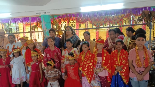 ମା ସୁରେଶ୍ଵରୀ ଙ୍କ ବେଶ ଦର୍ଶନ ଓ ଚଣ୍ଡୀ ଯଜ୍ଞ ରେ ଅଗଣିତ ଭକ୍ତ ଙ୍କ ସମାଗମ*- *ଆଜି କୁମାରୀ ପୂଜା ସନ୍ଧ୍ୟାରେ ସନ୍ଧି ପୂଜା ଗୁରୁବାର ହେବ ଅପରାଜିତା ପୂଜା