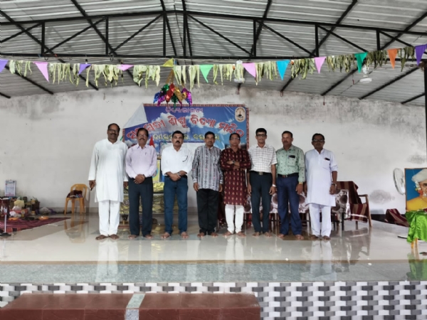 କଲେଜ ଛକ ସରସ୍ଵତୀ ଶିଶୁ ବିଦ୍ୟା   ମନ୍ଦିର ଠାରେ ଗୁରୁ ଦିବସ ପାଳନ