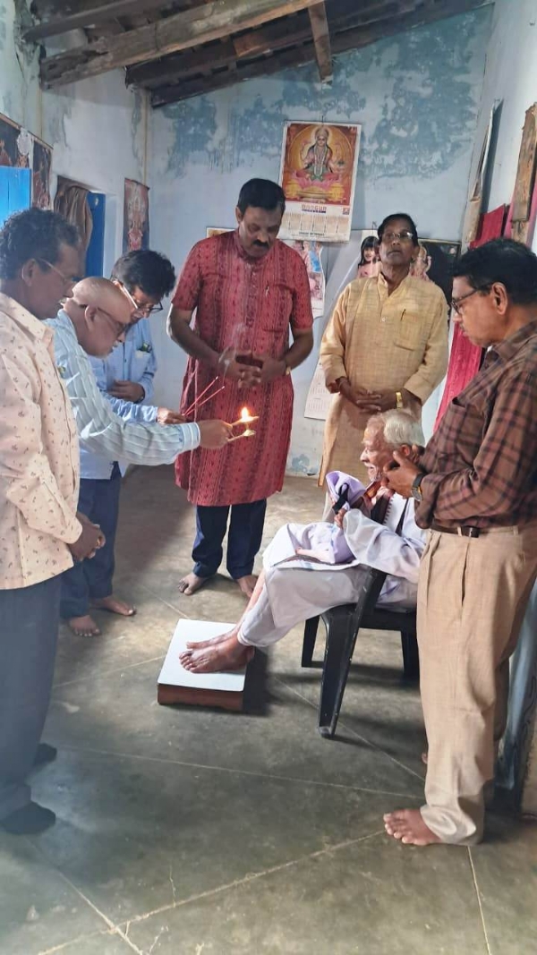 ପୃଥ୍ୱୀରାଜ ହାଇସ୍କୁଲ ୧୯୭୭ ବ୍ୟାଚ ପକ୍ଷରୁ ଗୁରୁ ଦିବସ ପାଳିତ