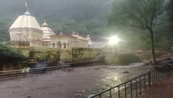 ତିନିଘଣ୍ଟା ପାଇଁ ଗନ୍ଧମାର୍ଦ୍ଦନ ପାହାଡରେ ବାଦଲ ଫଟା ବର୍ଷା,  ଜନଜୀବନ ଅସ୍ତବ୍ୟସ୍ତ