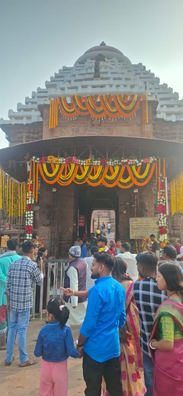 ଜଗା ଦର୍ଶନରେ ବିଭୋର ଲକ୍ଷାଧିକ ଭକ୍ତ କଡା ସୁରକ୍ଷା ବଳୟରେ ଶ୍ରୀକ୍ଷେତ୍ର