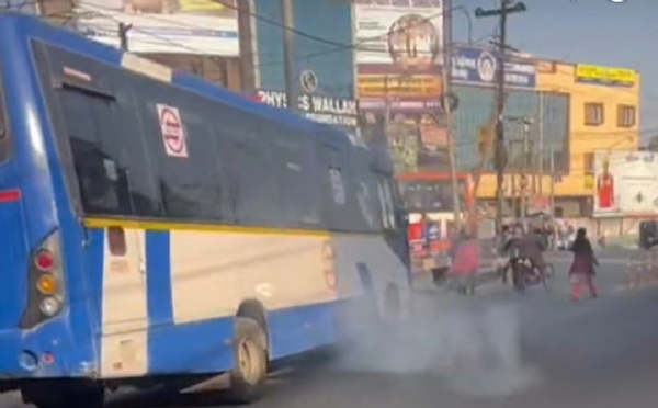 ଦୁଇ ଚକିଆ ଓ ଚାରିଚକିଆ ଯାନ ଉପରେ ପଲ୍ଯୁସନ କଟକଣା ଏକ ପ୍ରହସନ