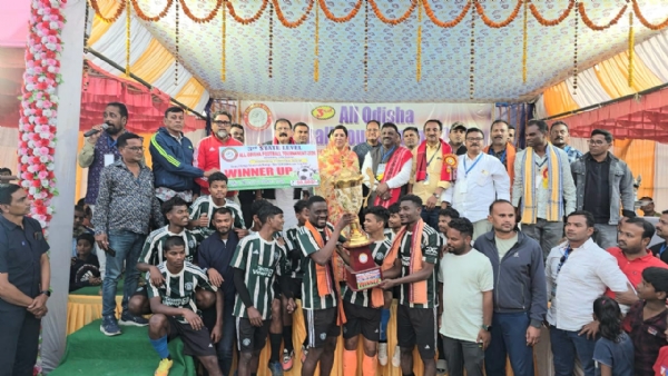 ଉଦଯାପିତ ହେଲା ବଲାଙ୍ଗିର ଫ୍ରେଣ୍ଡ ବ୍ଲକର ତୃତୀୟ ପୁଟବଲ ପ୍ରତିଯୋଗୀତା ୪-୦ ଗୋଲରେ ଝାରସୁଗୁଡାକୁ ହରାଇ ବରଗଡ ଚମ୍ପିୟାନ