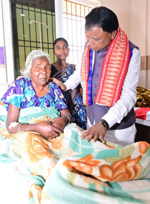 ସମ୍ବଲପୁରର ଅତ୍ୟାଧୁନିକ ଟ୍ରମା କେୟାର ସେଣ୍ଟର ଏବଂ ଓପିଡି  ବିଲ୍‌ଡିଙ୍ଗକୁ ମୁଖ୍ୟମନ୍ତ୍ରୀ କଲେ ଉଦ୍‌ଘାଟନ