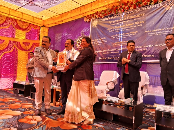 ବଲାଙ୍ଗିର ମାଟିର ସହିତ  ସମ୍ପର୍କ ଥିବା ପାଞ୍ଚ ଉଚ୍ଚ ନ୍ୟାୟାଳୟର ବିଚାରପତି ଜିଲ୍ଲା ବାର ଦ୍ଵାରା ସମ୍ବର୍ଦ୍ଧିତ