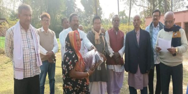 ଶିକ୍ଷାବିତ୍ ଉମାକାନ୍ତ ପଣ୍ଡାଙ୍କ ୧୧ ତମ ଶ୍ରାଦ୍ଧ ବାର୍ଷିକୀ ପାଳିତ, ଗରିବଙ୍କୁ କମ୍ବଳ ବଂଟନ ସହ ସ୍ମୃତି ଚାରଣ