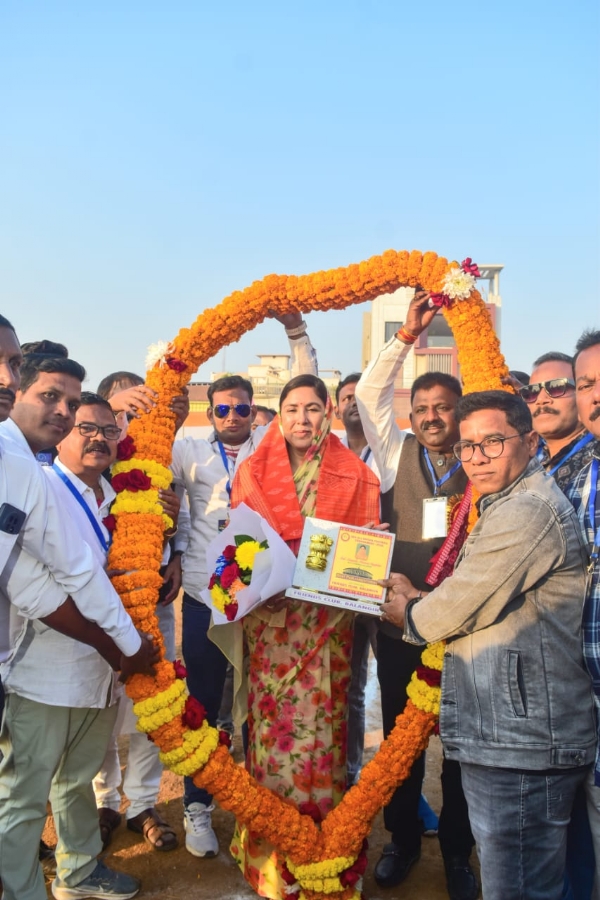 ଉଦଯାପିତ ହେଲା ବଲାଙ୍ଗିର ଫ୍ରେଣ୍ଡ ବ୍ଲକର ତୃତୀୟ ପୁଟବଲ ପ୍ରତିଯୋଗୀତା ୪-୦ ଗୋଲରେ ଝାରସୁଗୁଡାକୁ ହରାଇ ବରଗଡ ଚମ୍ପିୟାନ