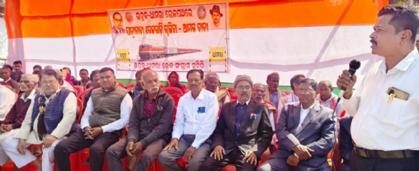 BHADRAK-DHAMARA PASSENGER TRAIN DABI DHARANA