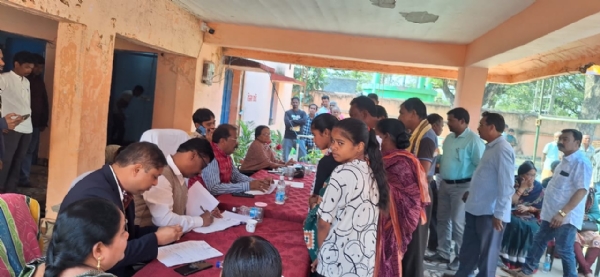 ସୁବର୍ଣ୍ଣପୁର ଜିଲ୍ଲାର ଡୁଙ୍ଗୁରିପାଲି ବ୍ଲକ ସ୍ତରୀୟ ଜିଲ୍ଲାପାଳ ଓ ଆରକ୍ଷୀ ଅଧିକ୍ଷକଙ୍କ ଯୁଗ୍ମ ଅଭିଯୋଗ ଶୁଣାଣି ଶିବିର ଡୁଙ୍ଗୁରିପାଲି ପଞ୍ଚାୟତ ସମିତି ଅନ୍ତର୍ଗତ ଅନ୍ଧାରିବାଞ୍ଜି  ଗ୍ରାମ ପଞ୍ଚାୟତ କାର୍ଯ୍ୟାଳୟ ସ୍ଥିତ ସମ୍ମୁଖ ପ୍ରାଙ୍ଗଣ ଠାରେ ଅନୁଷ୍ଠିତ  :