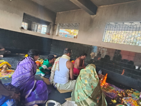 ନିଳକଣ୍ଠେଶ୍ବର ମନ୍ଦିରରେ ରୁଦ୍ରାଭିଷେକ