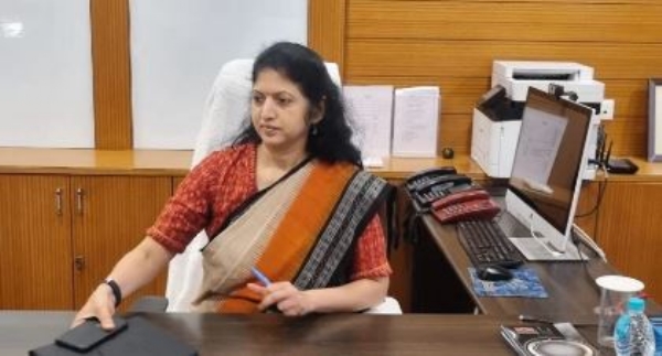 ଉଷା ପାଢୀ ଉଷା ପାଢୀ