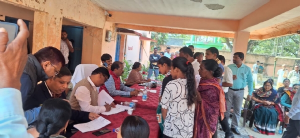 ସୁବର୍ଣ୍ଣପୁର ଜିଲ୍ଲାର ଡୁଙ୍ଗୁରିପାଲି ବ୍ଲକ ସ୍ତରୀୟ ଜିଲ୍ଲାପାଳ ଓ ଆରକ୍ଷୀ ଅଧିକ୍ଷକଙ୍କ ଯୁଗ୍ମ ଅଭିଯୋଗ ଶୁଣାଣି ଶିବିର ଡୁଙ୍ଗୁରିପାଲି ପଞ୍ଚାୟତ ସମିତି ଅନ୍ତର୍ଗତ ଅନ୍ଧାରିବାଞ୍ଜି  ଗ୍ରାମ ପଞ୍ଚାୟତ କାର୍ଯ୍ୟାଳୟ ସ୍ଥିତ ସମ୍ମୁଖ ପ୍ରାଙ୍ଗଣ ଠାରେ ଅନୁଷ୍ଠିତ  :