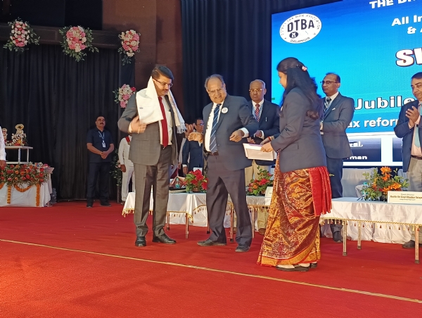 ବଲାଙ୍ଗିର ଟ୍ୟାକ୍ସ ବାର ଏସୋସିଏସନ ର 50 ବର୍ଷ ପୁର୍ତ୍ତୀ ରେ ସ୍ଵର୍ଣ୍ଣ ସମାଗମ ଅନୁଷ୍ଠିତ