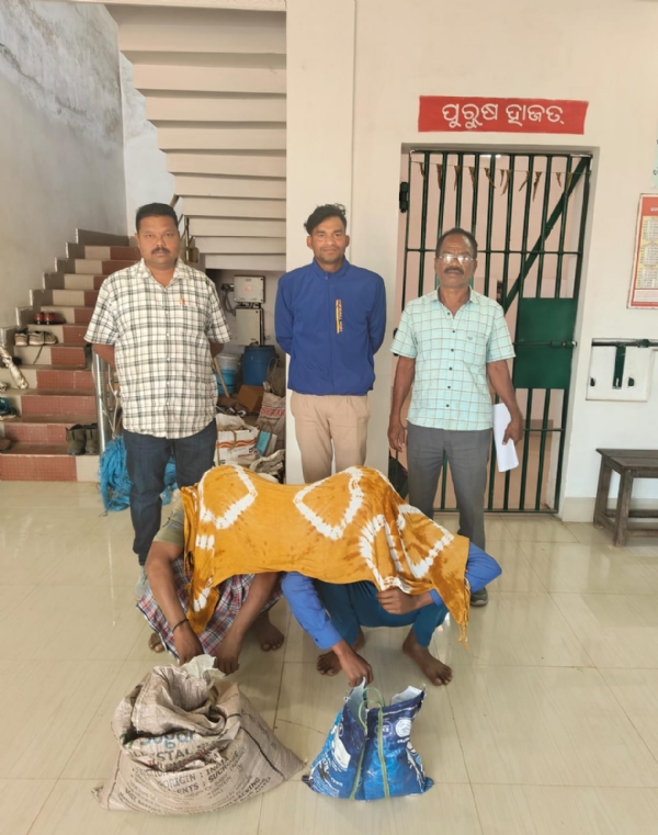 ଦେଶି ମଦ ଚାଲାଣ ବେଳେ ଚଢାଉ, ୨ ଗିରଫ