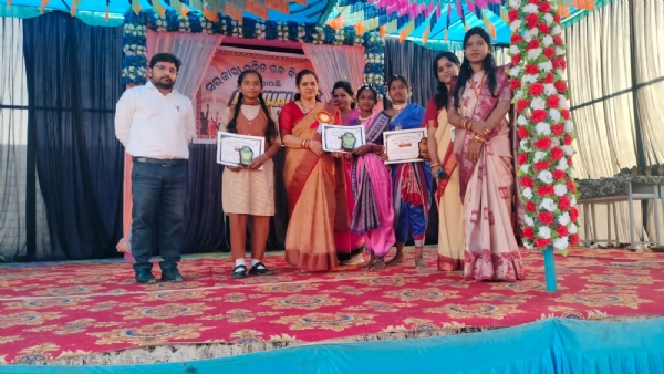 ସରକାରୀ ଉନ୍ନୀତ ଉଚ୍ଚ ବିଦ୍ୟାଳୟ, ମାଧିଆପାଲିର ବାର୍ଷିକ ଉତ୍ସବ ପ୍ରଧାନ