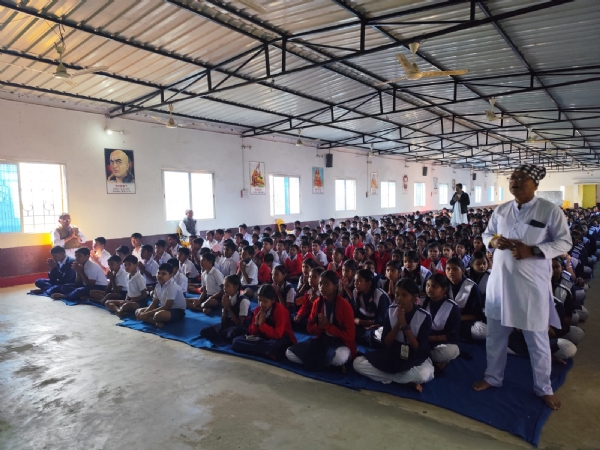 କଲେଜ ଛକ ସରସ୍ଵତୀ ଶିଶୁ ମନ୍ଦିର ରେ ସ୍ବାମୀ ବିବେକାନନ୍ଦ ଜୟନ୍ତୀ