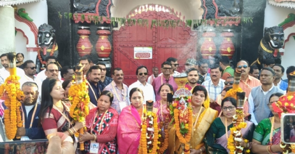 ବିଭିନ୍ନ ପୀଠରୁ ପହଞ୍ଚିଲା ପବିତ୍ର ମଶାଲ ମୁଖ୍ୟ ମଞ୍ଚରେ ସ୍ଥାପନ ପାଇଁ ବିଶାଳ ଶୋଭାଯାତ୍ରା