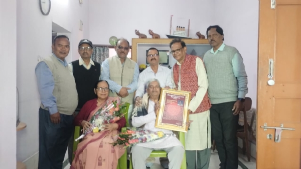 କଲେଜ ଶିକ୍ଷକ କର୍ମଚାରୀ ସଂଘ ପକ୍ଷରୁ ପ୍ର. ଧୀରେନ୍ଦ୍ର କୁମାର ମିଶ୍ର ସମ୍ବର୍ଦ୍ଧିତ