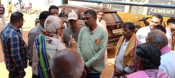 ସମାଧାନ ହେଉନାହିଁ ଚାଷୀଙ୍କ ସମସ୍ୟା ହର୍ଡାଟାଲରେ ନରସିଂହଙ୍କୁ ଭେଟି ଲୋକେ କଲେ ଅଭିଯୋଗ