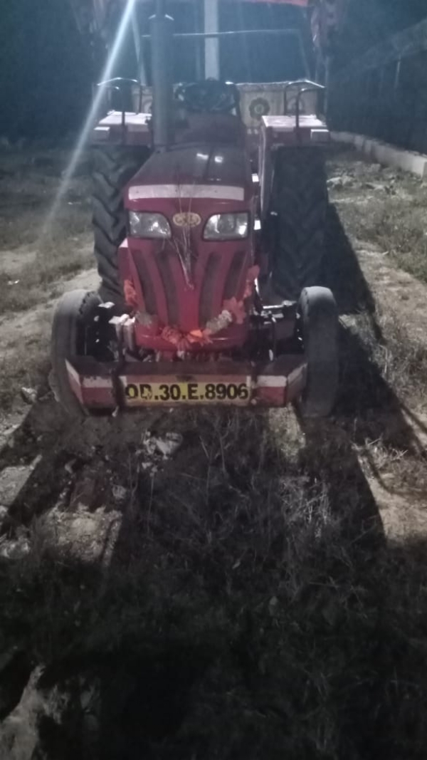 ବେଆଇନ ବାଲିଚାଳଣ ବେଳେ ଟ୍ରାକ୍ଟର ଜବତ କଲା କୋରୁକୋଣ୍ଡା ପୋଲିସ