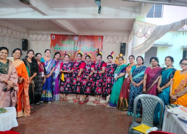 ୨୮ତମ କଳାହାଣ୍ଡି ଉତ୍ସବ ଘୁମୁରା-୨୦୨୬ ଅବସରରେ ମହିଳାଙ୍କ ମଧ୍ୟରେ ବିଭିନ୍ନ ପ୍ରତିଯୋଗିତା  ବିଭୋର କଲା ଏକକ ଅଭିନୟ ଓ ଦଳଗତ ନୃତ୍ୟ