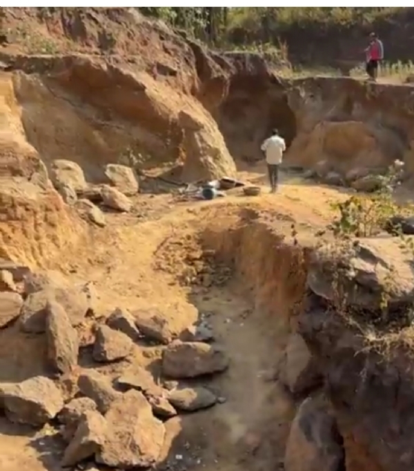 ବେଆଇନ ପଥର ଖାଦାନରୁ ପଥର ଖସି ଦୁଇ ଶ୍ରମିକଙ୍କ ମୃତ୍ୟୁ