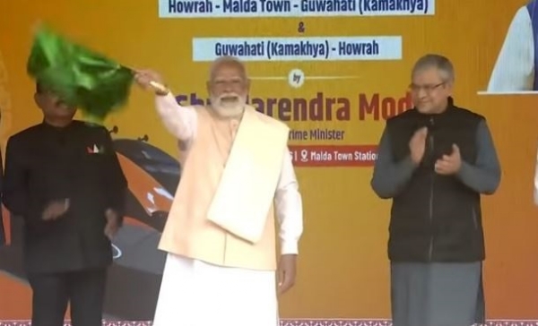 ଦେଶକୁ ମିଳିଲା ପ୍ରଥମ ବନ୍ଦେ ଭାରତ ସ୍ଲିପର ଟ୍ରେନ, ପ୍ରଧାନମନ୍ତ୍ରୀ ପତାକା ଦେଖାଇ ଶୁଭାରମ୍ଭ କଲେ