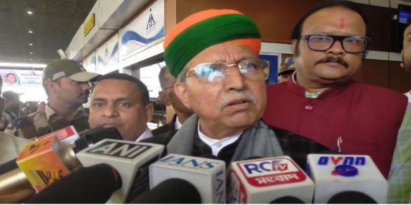 ହାଇକୋର୍ଟର ସର୍କିଟ ବେଂଚ ଉଦଘାଟନରେ ପହଂଚିଥିବା କେନ୍ଦ୍ର ଆଇନମନ୍ତ୍ରୀ ଅର୍ଜୁନରାମ     ମେଘୱାଲ ପଶ୍ଚିମବଙ୍ଗର ଆଇନ ସୁରକ୍ଷା ବ୍ୟବସ୍ଥାକୁ ନେଇ କଲେ କଟାକ୍ଷ