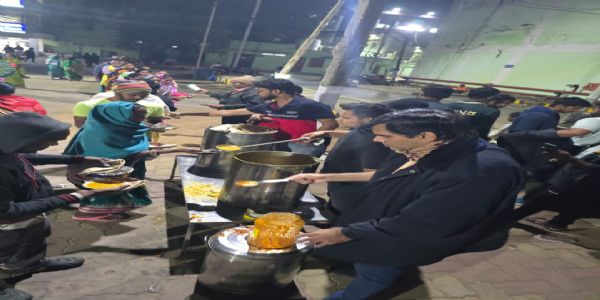 *ବଲାଙ୍ଗିରରେ ସମାଜ ସେବାର ମହାନ ଉଦାହରଣ: ସହଯୋଗ ଫାଉଣ୍ଡେସନ୍ ଓ CNC କଲେଜର ସଂଯୁକ୍ତ ପ୍ରୟାସରେ ୭୦୦ରୁ ଅଧିକ ଲୋକଙ୍କୁ ଖାଦ୍ୟ ଓ ବସ୍ତ୍ର ବଣ୍ଟନ*