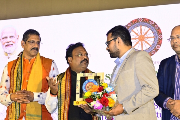 ସାଧବ ଉତ୍ସବ-୨୦୨୬ରେ ଡଃ ଯୁବ ଉଦ୍ଭାବକ ସମ୍ମାନୀତ