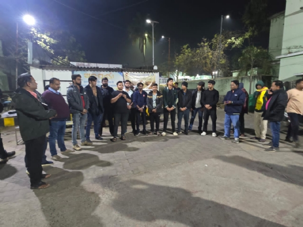 *ବଲାଙ୍ଗିରରେ ସମାଜ ସେବାର ମହାନ ଉଦାହରଣ: ସହଯୋଗ ଫାଉଣ୍ଡେସନ୍ ଓ CNC କଲେଜର ସଂଯୁକ୍ତ ପ୍ରୟାସରେ ୭୦୦ରୁ ଅଧିକ ଲୋକଙ୍କୁ ଖାଦ୍ୟ ଓ ବସ୍ତ୍ର ବଣ୍ଟନ*